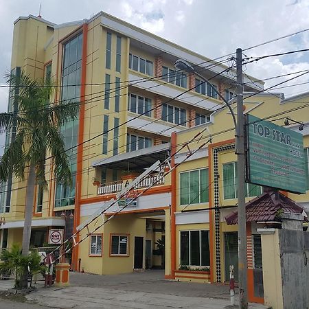 Top Star Hotel Cepu Exterior photo
